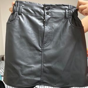 Tera Nova size - small (brand new)